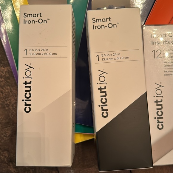 BRAND NEW CRICUT JOY bundle. Machine and cricut accessories Never opened!!! - Picture 5 of 7
